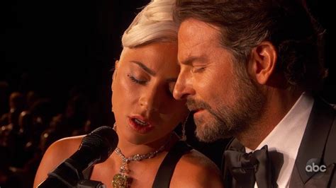  Oscars Töreni'nde Gösterişli Bir Dans: Lady Gaga ve Bradley Cooper'ın Shallow Performansı